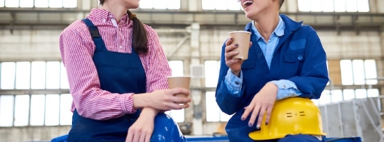 hydrobar-machine-operators-having-coffee-break_236854-177